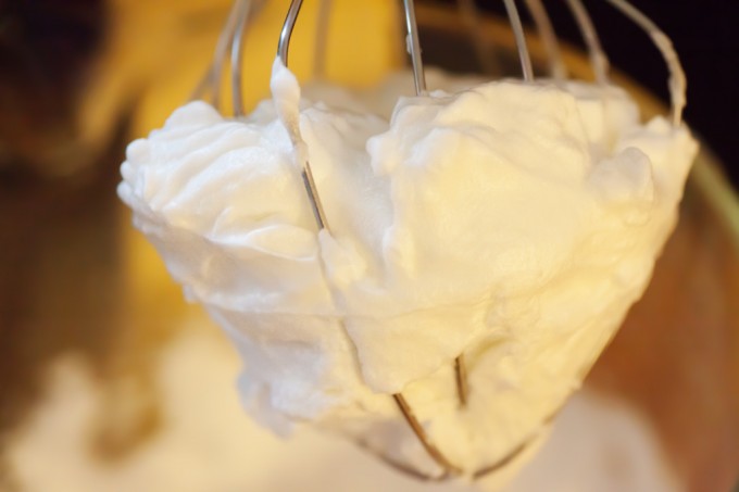 Quarkklößchen mit Sauerkirschen und Semmelbröseln - Kochfaszination.de