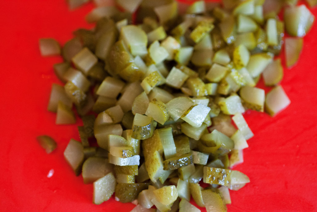 Klassischer Nudelsalat mit Erbsen, Fleischwurst und Mayonnaise ... Klassischer Nudelsalat mit Erbsen, Fleischwurst und Mayonnaise ...